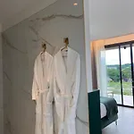 Le Domaine De La Vallee Bed & Breakfast 4*