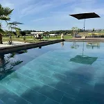 Le Domaine De La Vallee Bed & Breakfast
