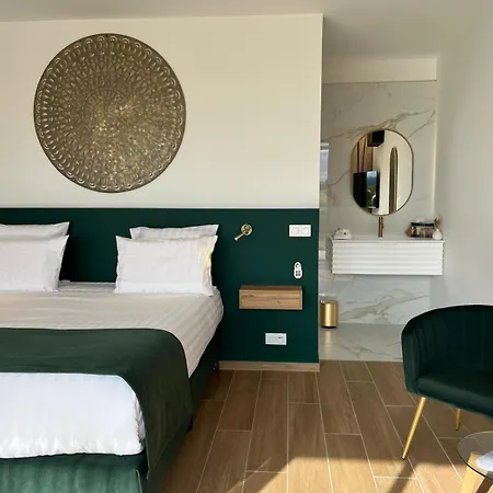 Le Domaine De La Vallee B&B 4*