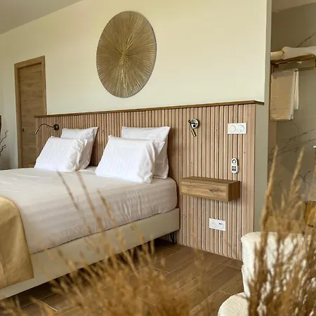 Le Domaine De La Vallee Bed & Breakfast 4*