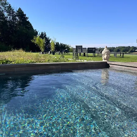 Le Domaine De La Vallee B&B