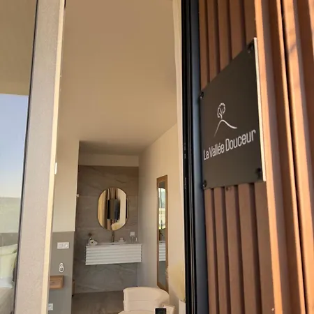Le Domaine De La Vallee 4*
